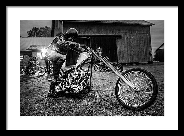 svartvi bild start av harley-davidson